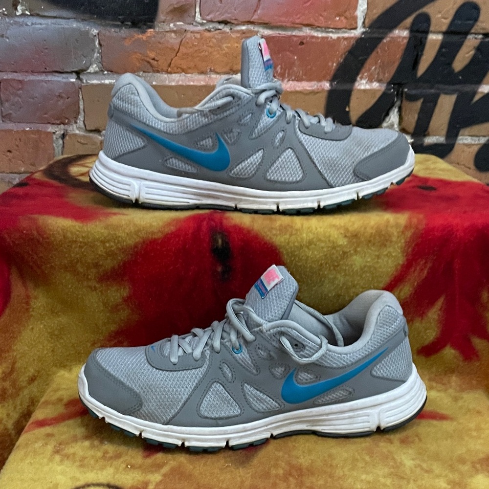 NIKE-Women’s Wolf Grey Turquoise Pink REVOLUTION 2 lace up running sneaker shoes